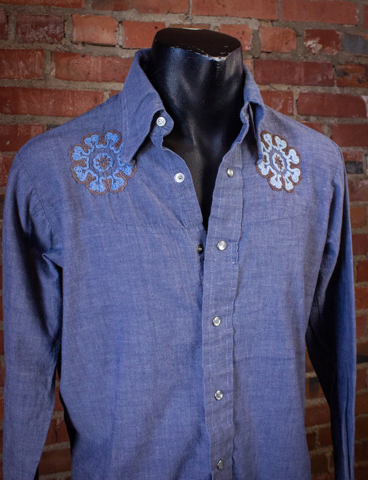Vintage Chambray Flower Pearl Snap Western Shirt Blue Medium