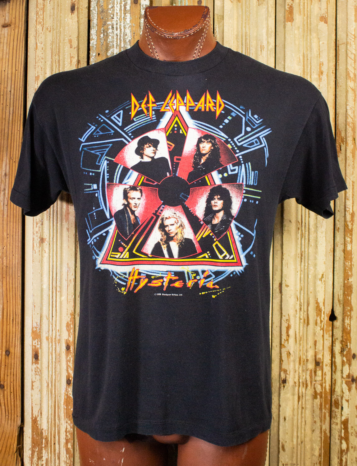 Vintage Def Leppard T-shirt. Vintage Tee. 2024 Top. Retro Black Large Shirt. Concert. Festival Wear. British Heavy Metal. Rock. Urban Streetwear.