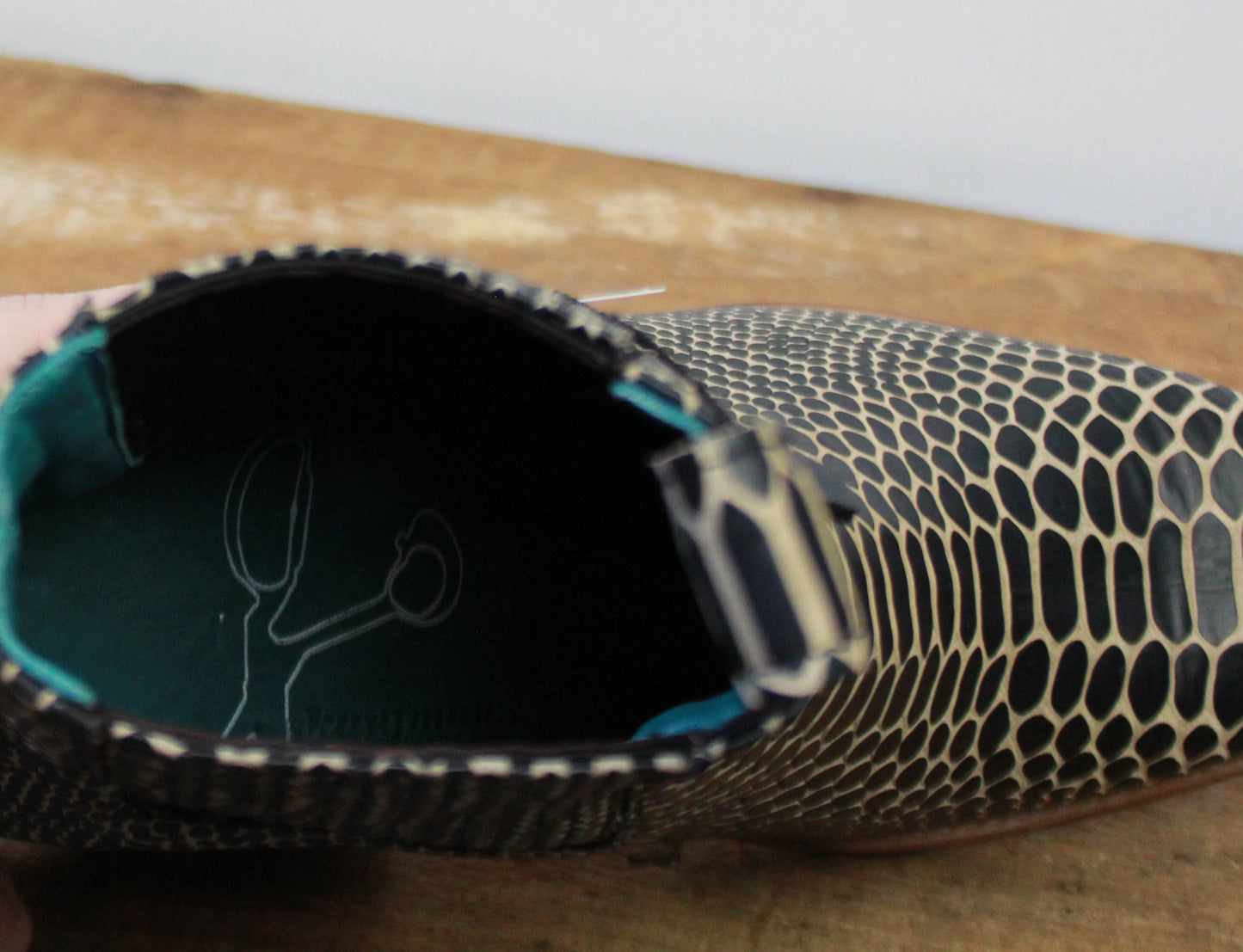 PS Kaufman Women's Chelsea Boots No.1001 Black Twisted Serpentine Leather