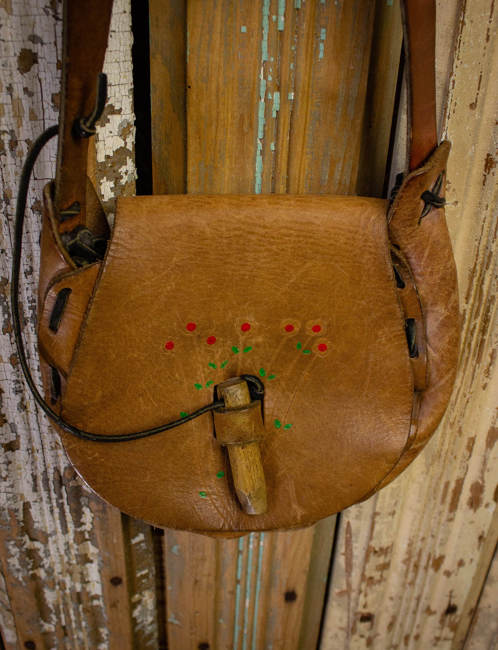 Vintage 70s Floral Leather Hand Tooled bag