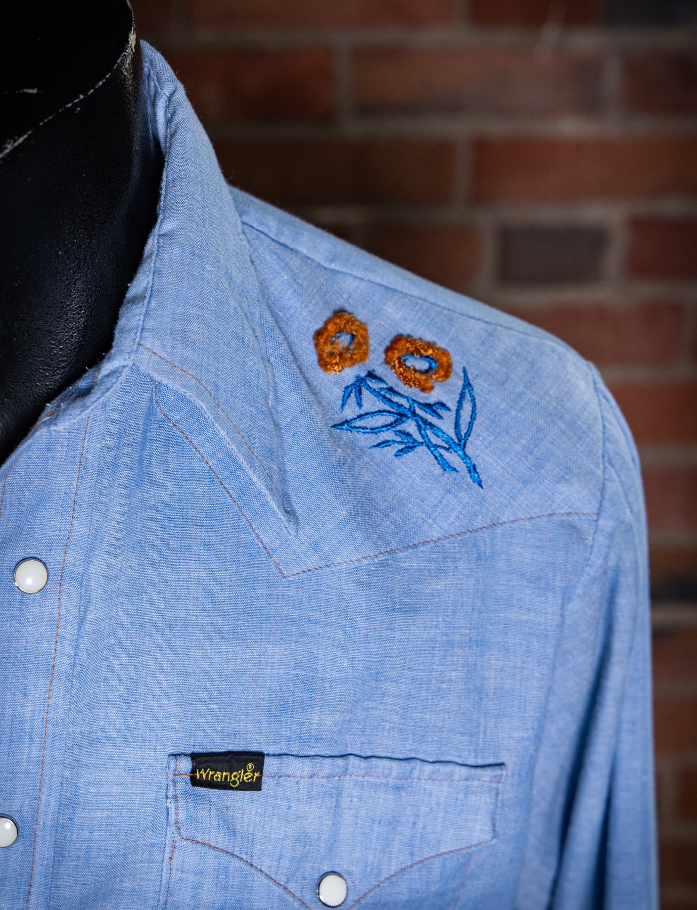 Vintage 70s Wrangler Chambray Pearl Snap Shirt Medium