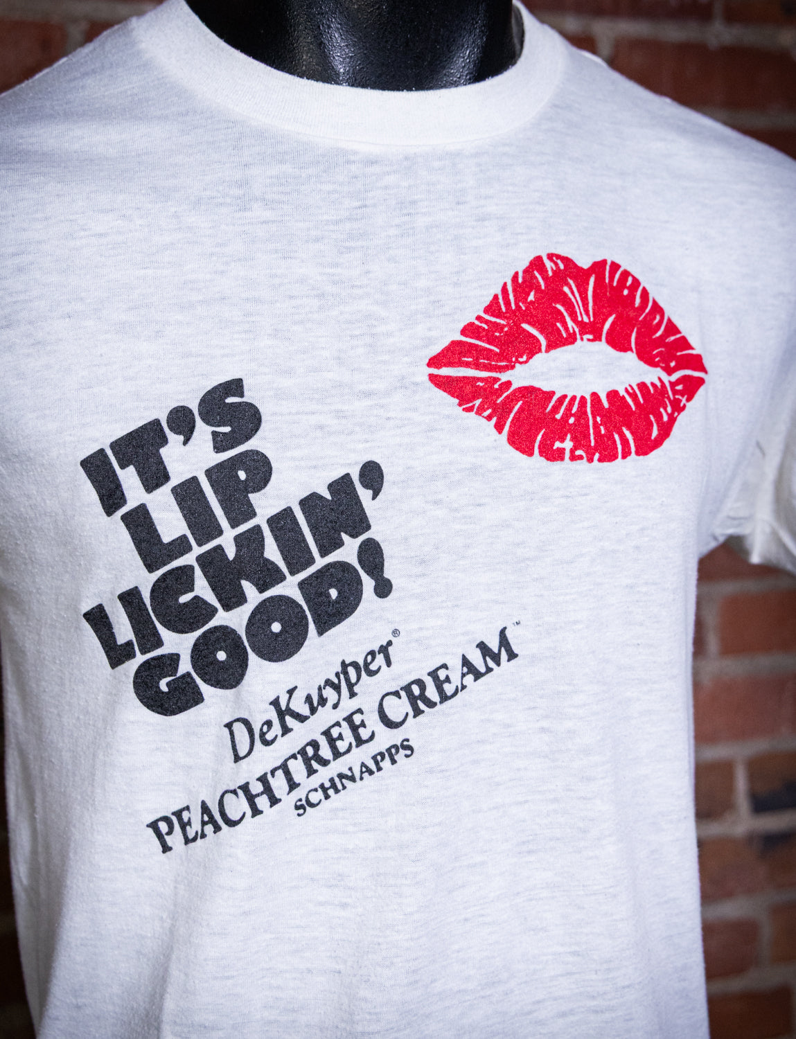 Vintage 80s It's Lip Lickin' Good Schnapps Graphic T Shirt Small