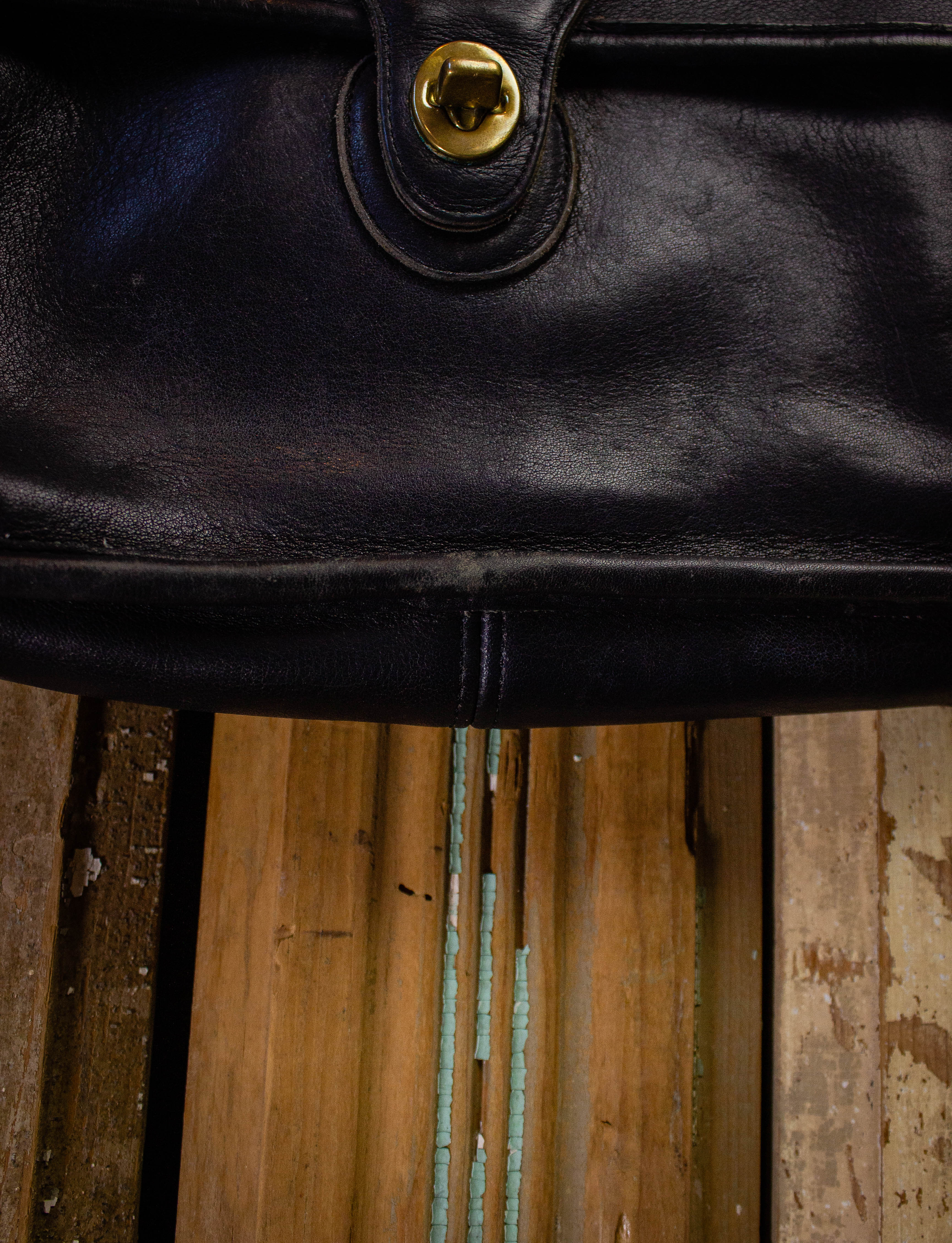 COACH Polished Pebble Leather Chaise Crossbody 19, Black: Handbags:  Amazon.com