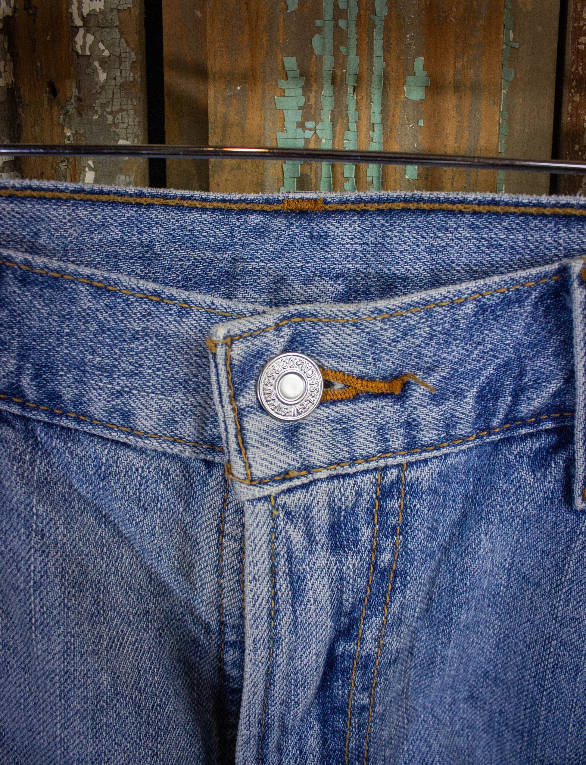 Vintage Levi's 550 Hemmed Denim Shorts Light Wash 36w