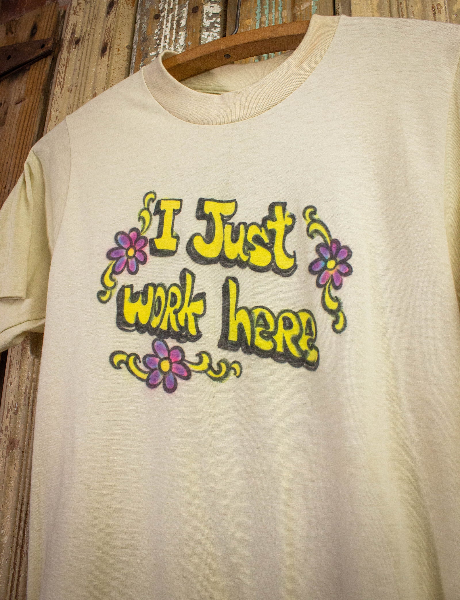 Vintage Mihitabel I Just Work Here Graphic T Shirt 60s Tan XS
