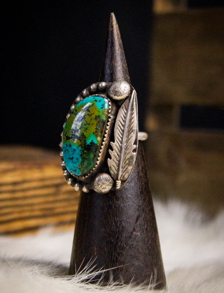 Vintage J&B Sterling Silver Feather/Beaded Edge Turquoise Ring Size 8