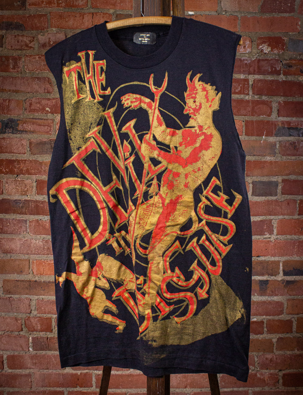 Vintage Artistique Et Sentimental The Devil in Disguise Graphic Cut Off T Shirt 80s Black Large