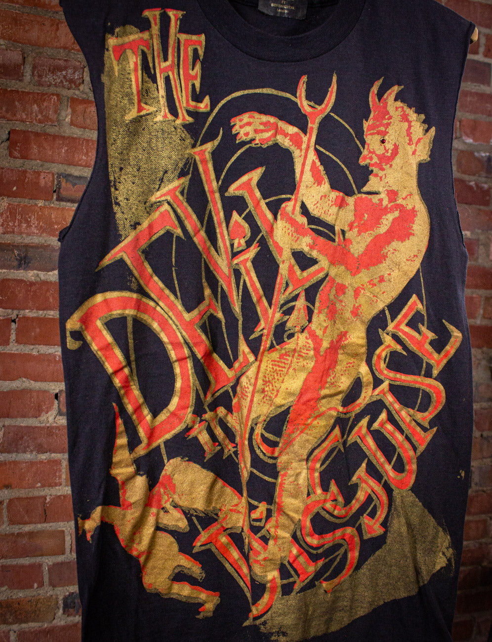 Vintage Artistique Et Sentimental The Devil in Disguise Graphic Cut Off T Shirt 80s Black Large