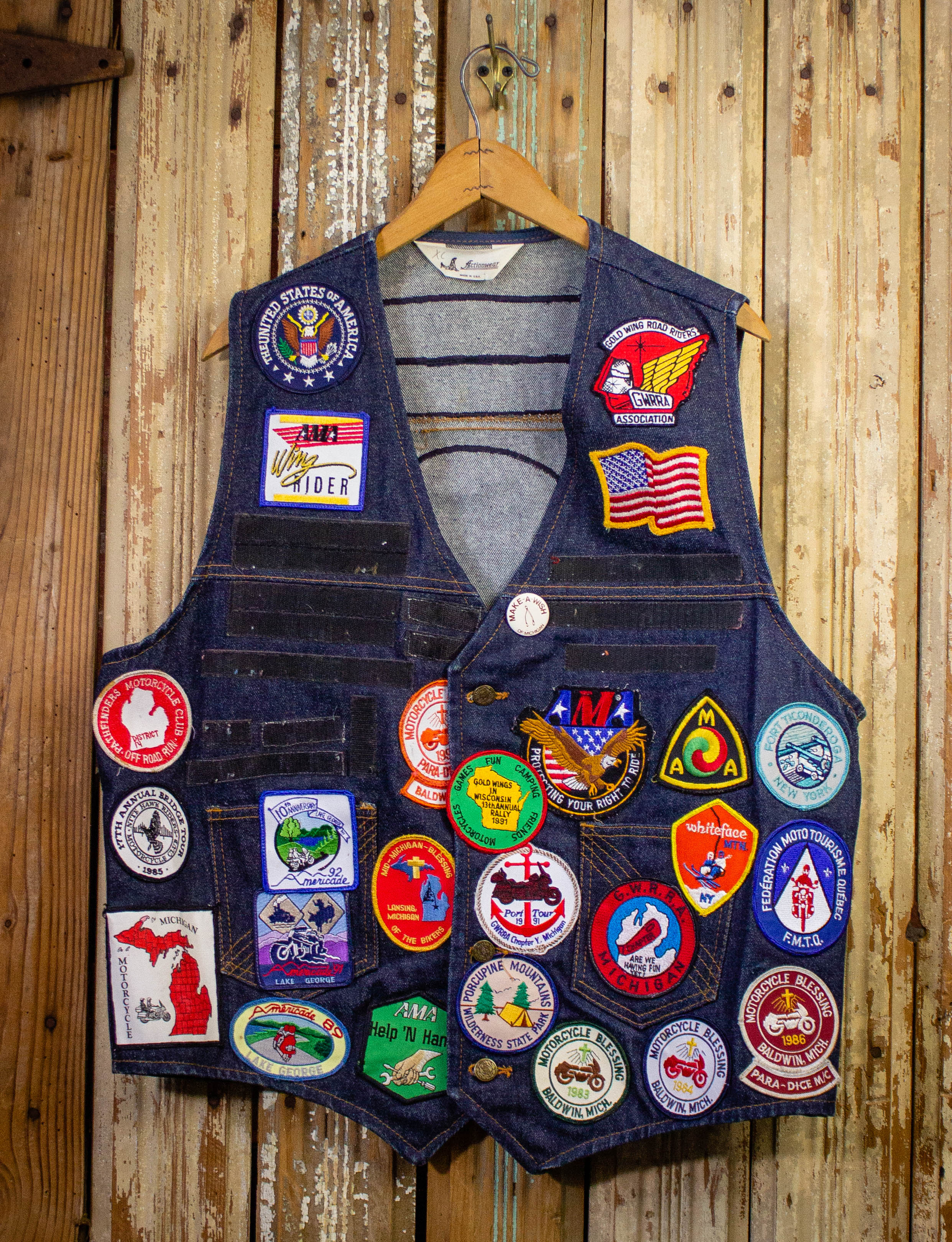 Vintage Michigan Gold Wings Patched Denim Vest XL