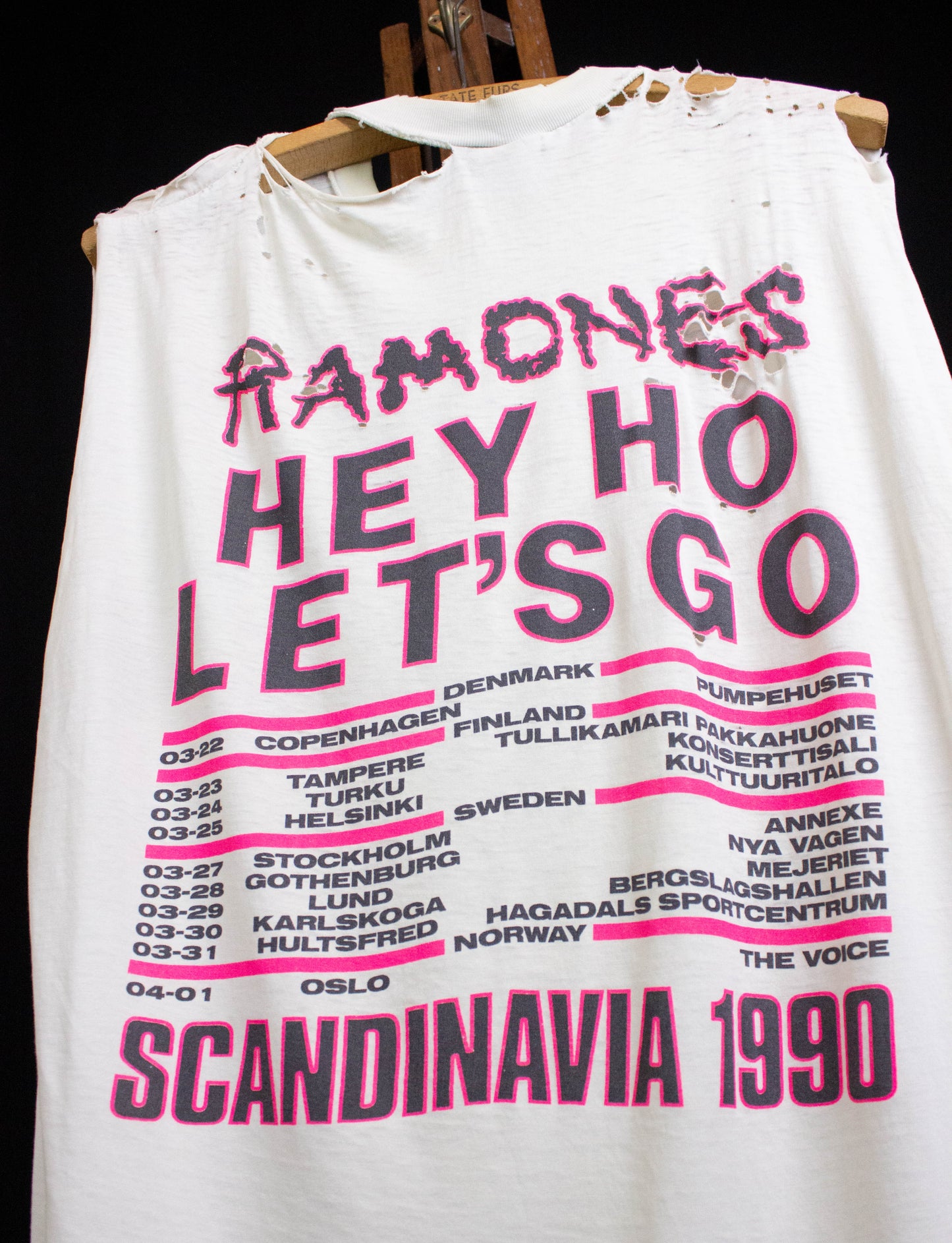 Vintage 1990 Ramones Scandinavia Tour Cut Off Concert T Shirt White XL