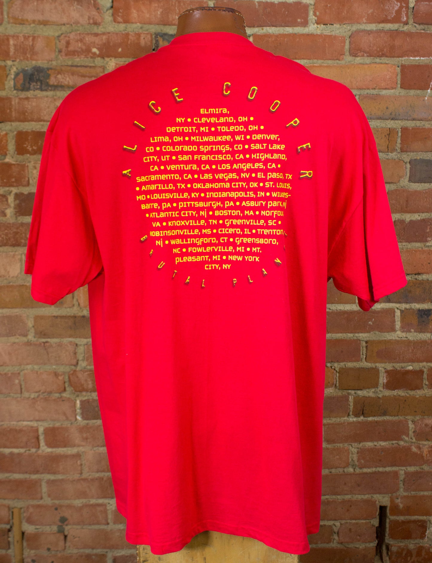 Vintage Alice Cooper 2000 Brutal Planet Tour Red Concert T Shirt Unisex XXL