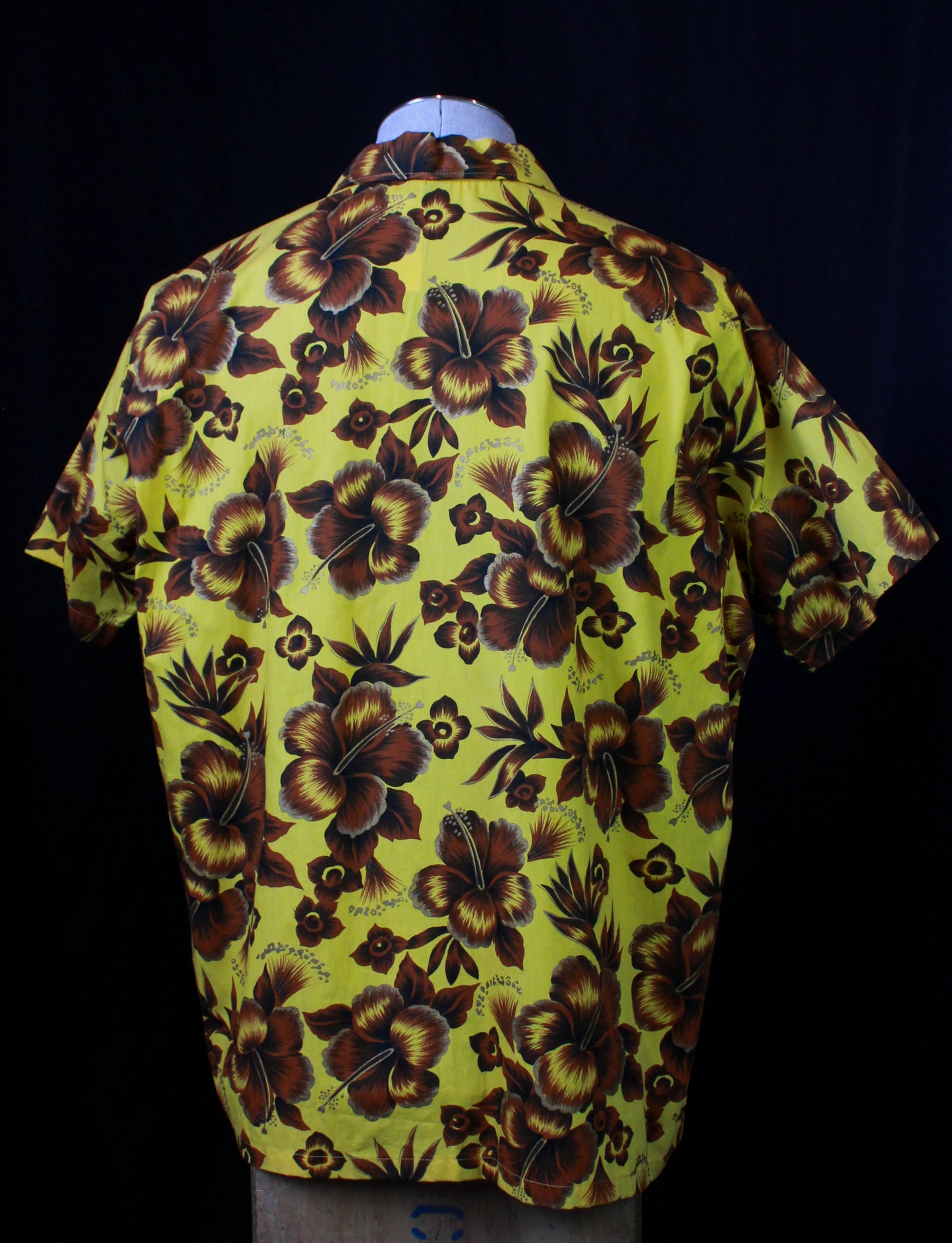 Men's Vintage 70's California Hawaiian Shirt Hand Painted Gold Metallic Extra Large 