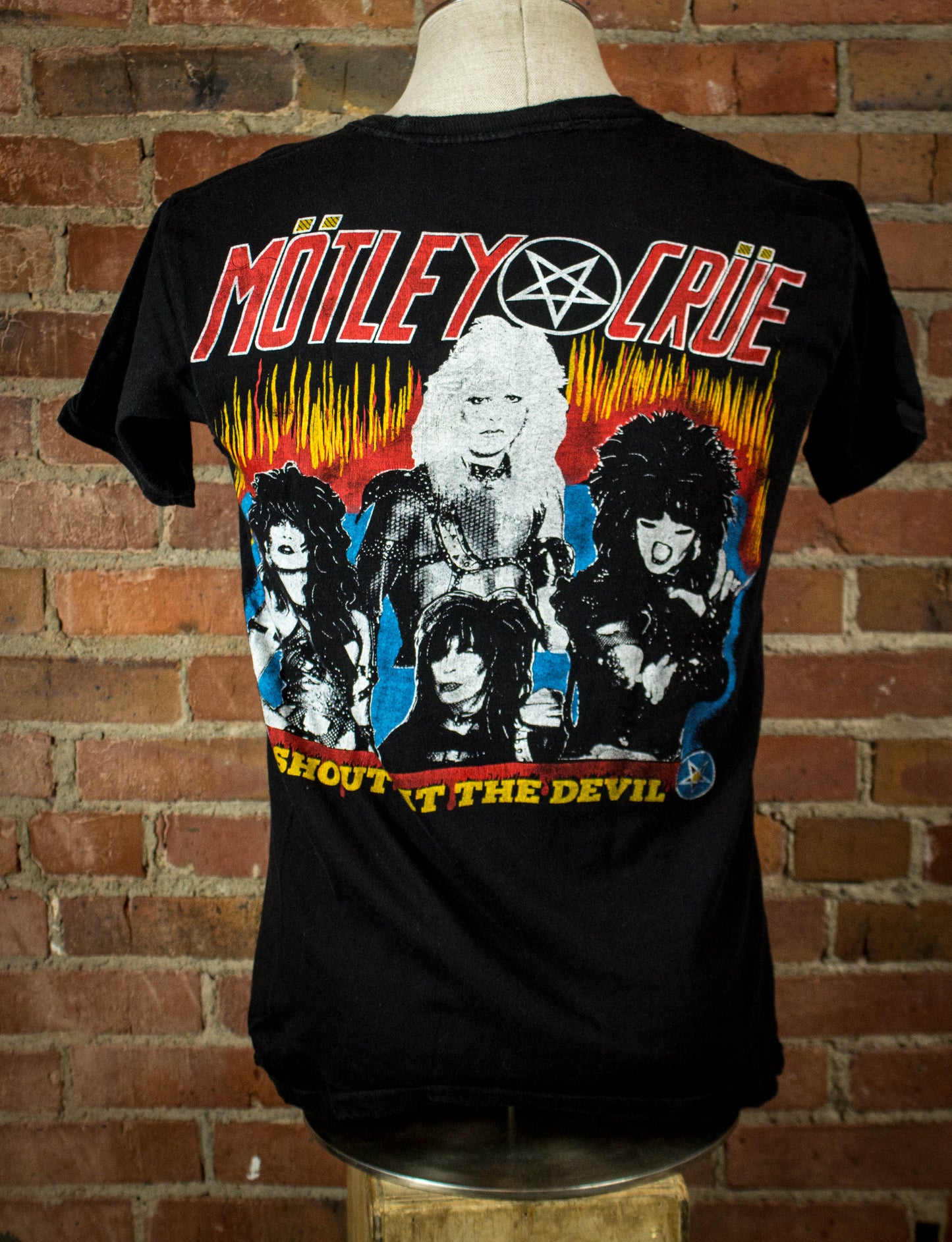 Vintage 1983 Motley Crue Skull Graphic Bootleg Concert T Shirt M/L
