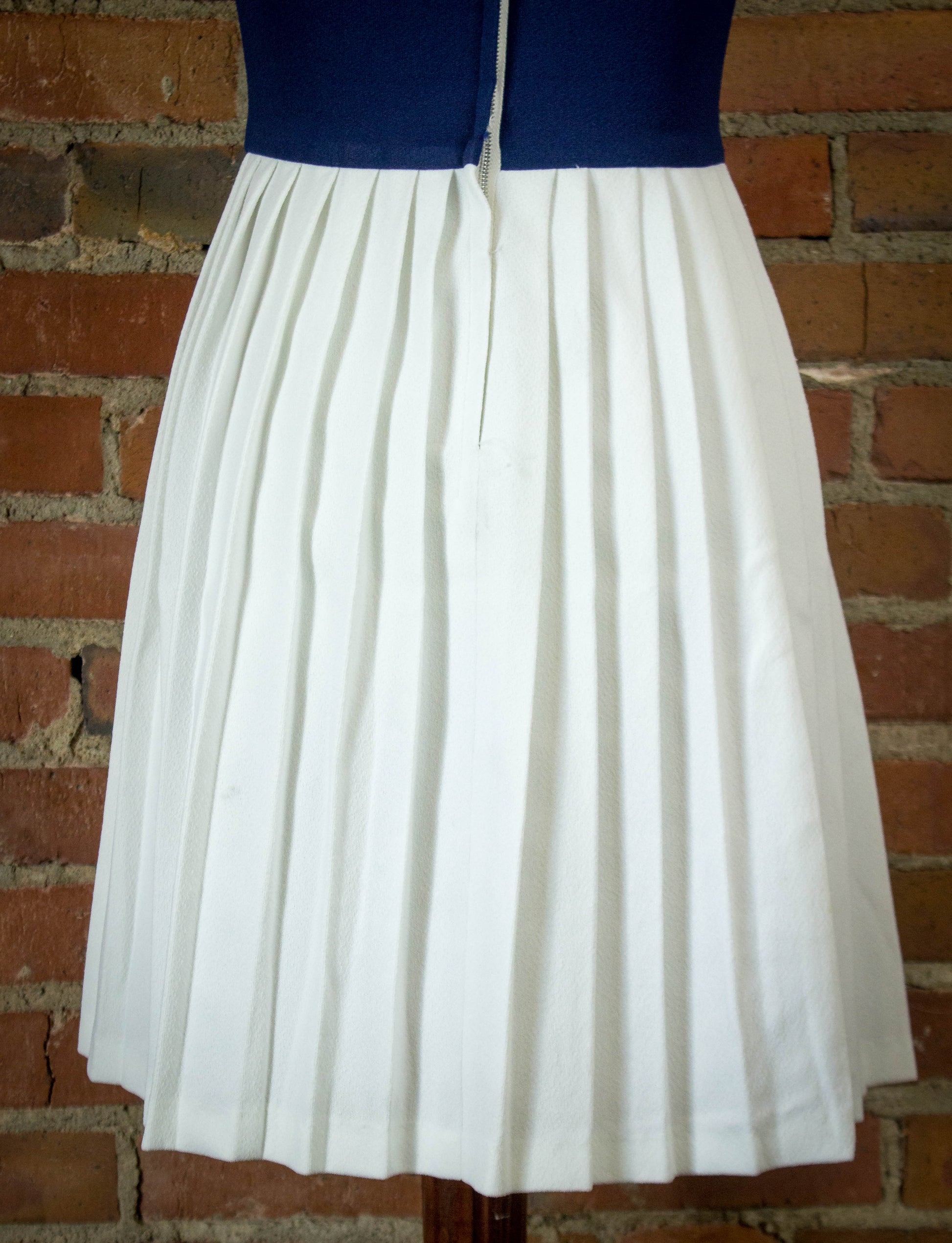 Vintage 70s Mod Style Blue White Pleated Dress Size Medium