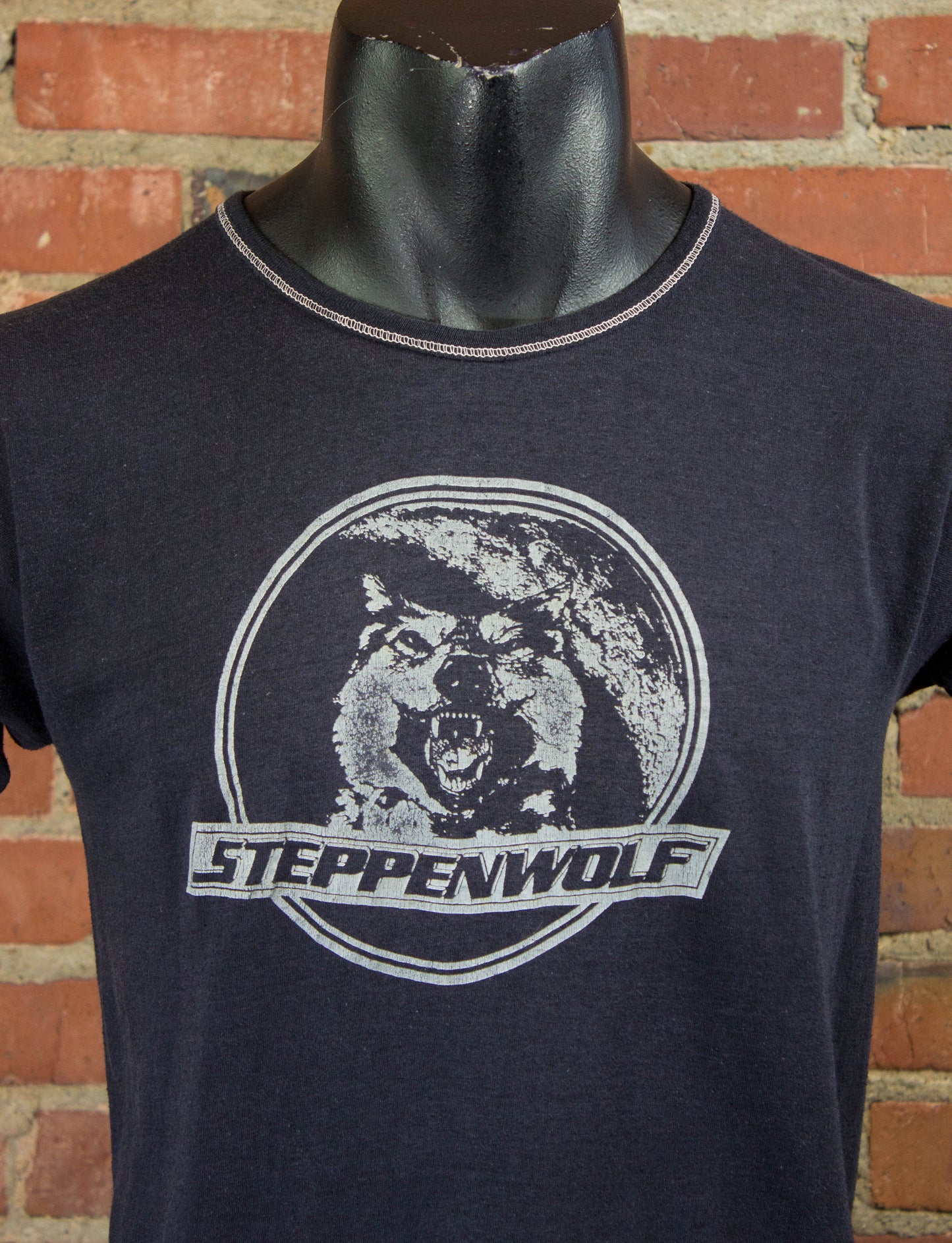 Steppenwolf 70s Wolf and Moon Black Ringer Concert T Shirt Unisex Small