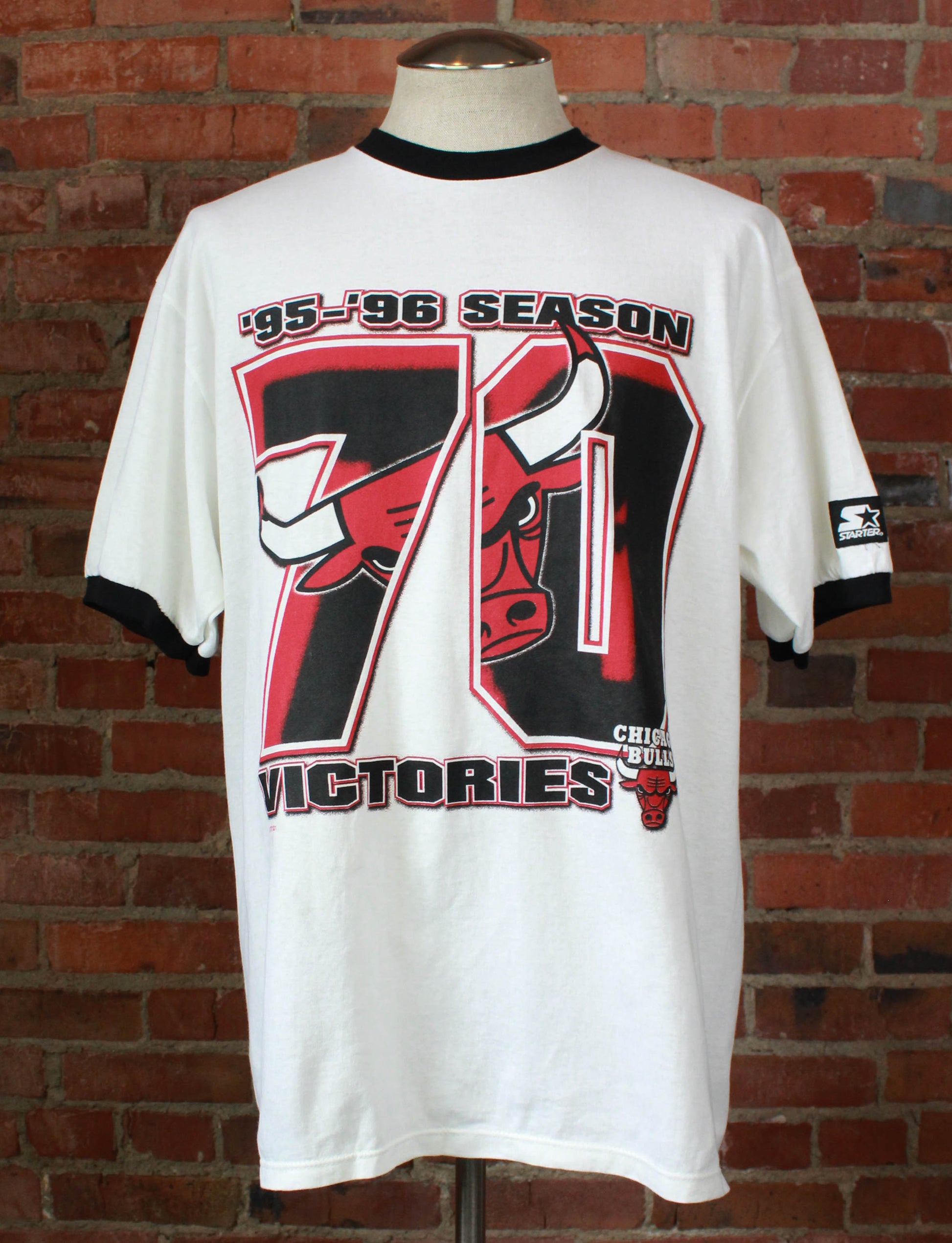 Vintage 1996 Chicago Bulls Graphic T Shirt NBA 70 Victories '95-'96 Season Deadstock Ringer Tee White Unisex XL