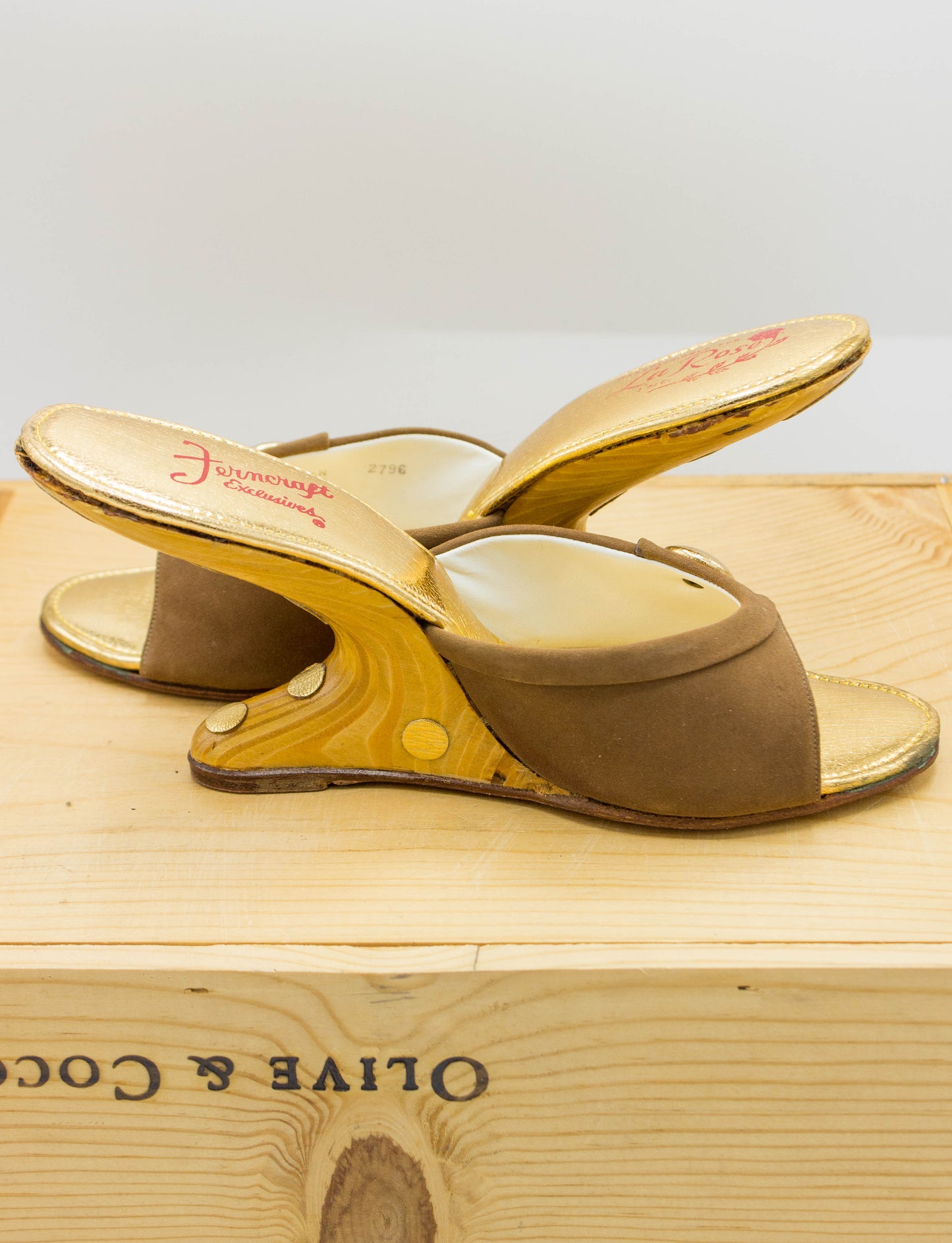 Vintage 50s La Rose Brown Suede and Wood Boomerang Heels Size 8.5