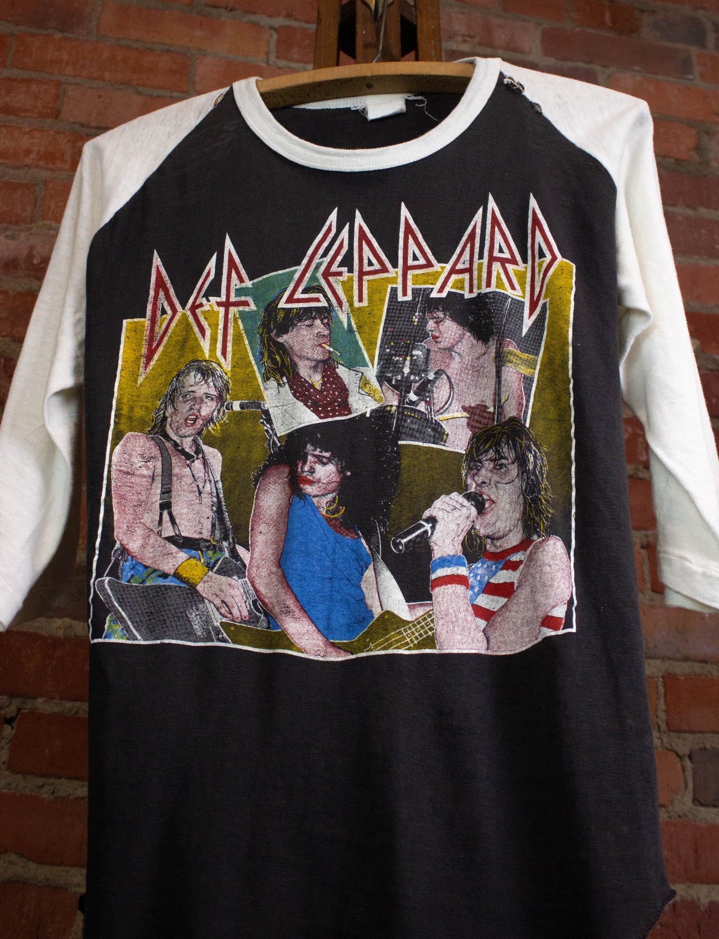 Vintage Def Leppard 80s US Tour Raglan Concert T Shirt Black and White Medium