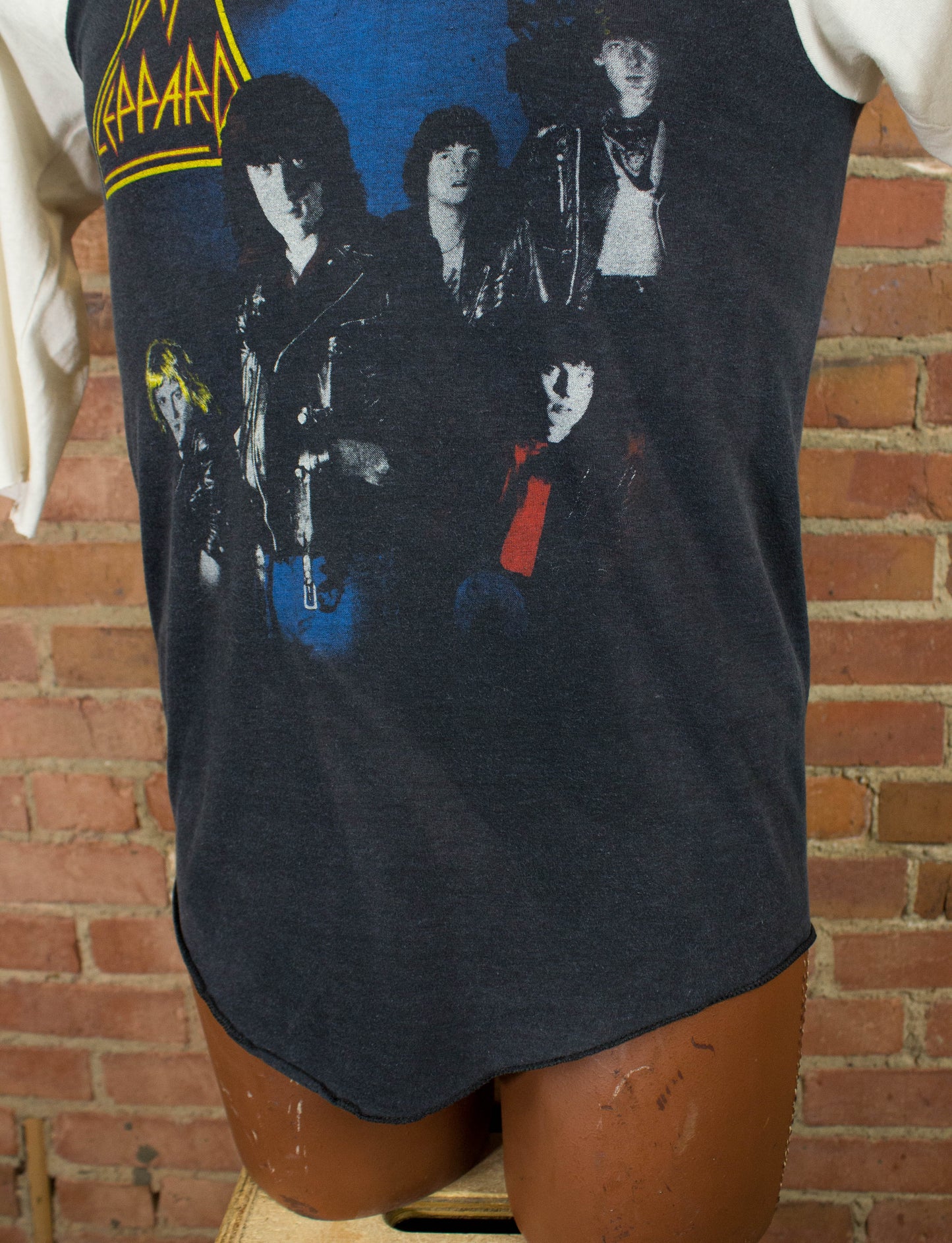 Vintage Def Leppard Concert T Shirt 1983 Pyromania Tour Rock Brigade Raglan Jersey Medium