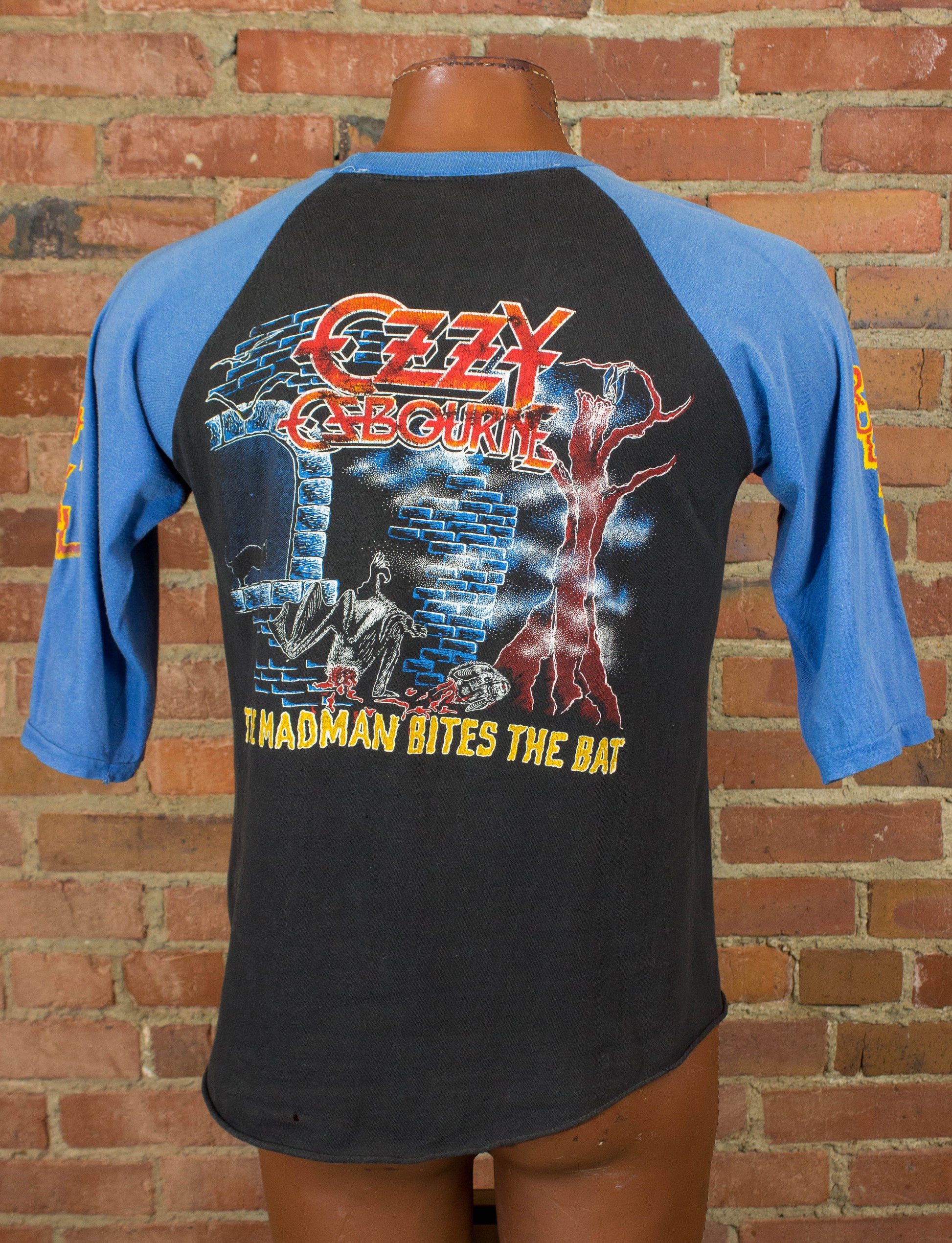 Vintage Ozzy Osbourne Concert T Shirt 1982 The Madman Bites The Bat Parking Lot Bootleg Raglan Jersey Medium-Large