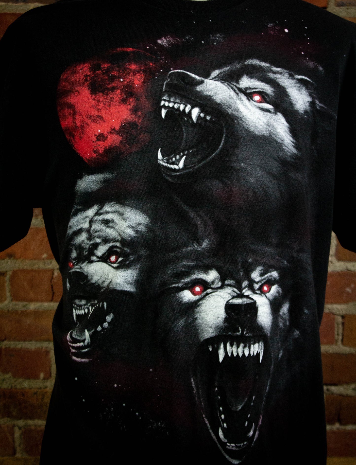 Vintage Wolves Howling At The Red Man Graphic Tee Unisex XL