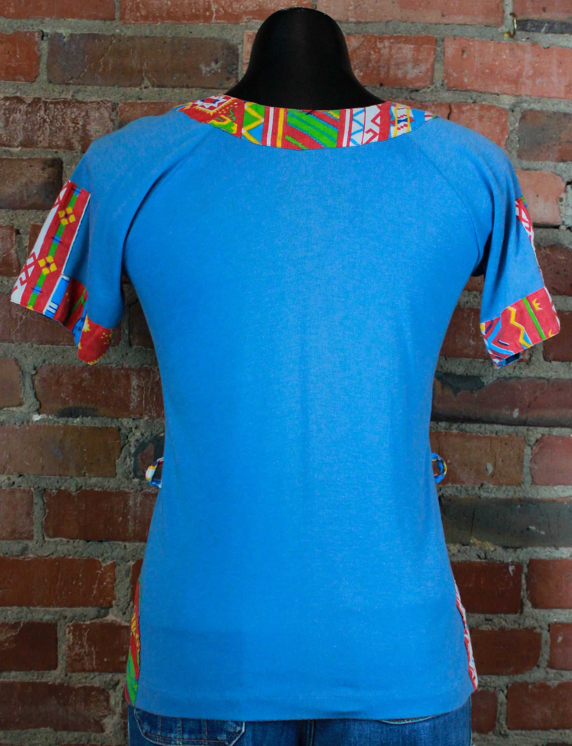 Women's Vintage 70's Geometric Graphic T Shirt Blue Rainbow Blouse Small