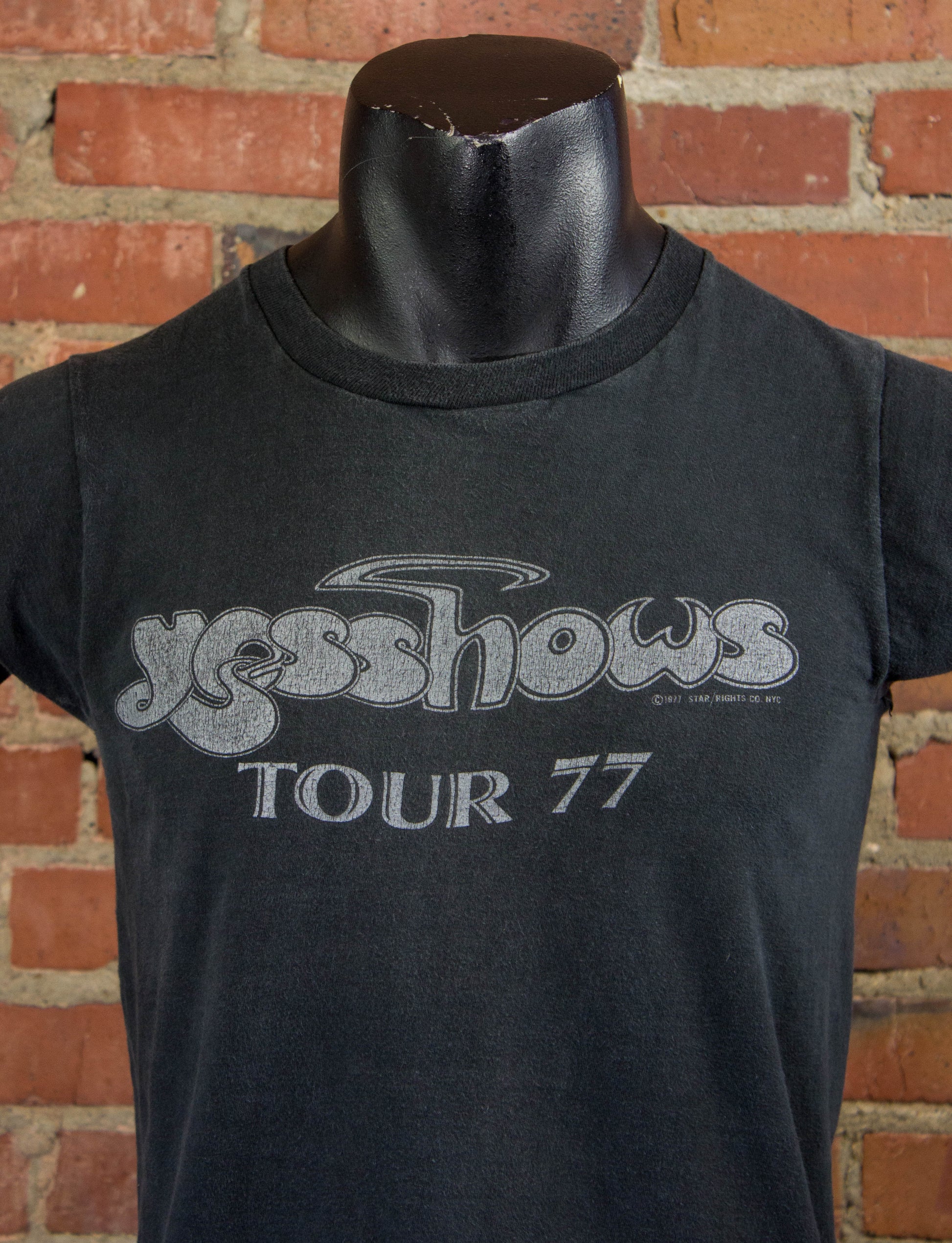 Yes 1977 Yes Shows Tour Black Concert T Shirt Unisex Small